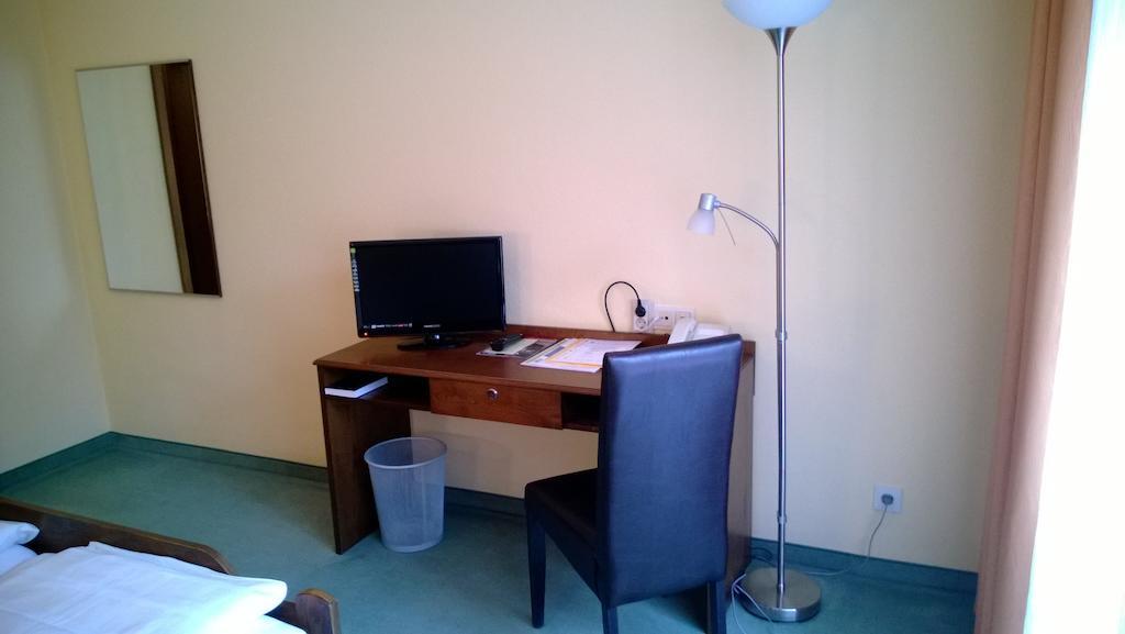 Landhotel Vierjahreszeiten Bad Königshofen im Grabfeld Habitación foto